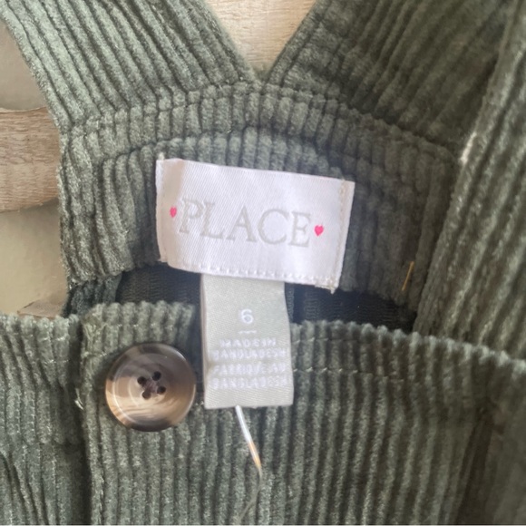 NWT The Childrens place size 6 green corduroy button up jumper - Picture 2 of 3